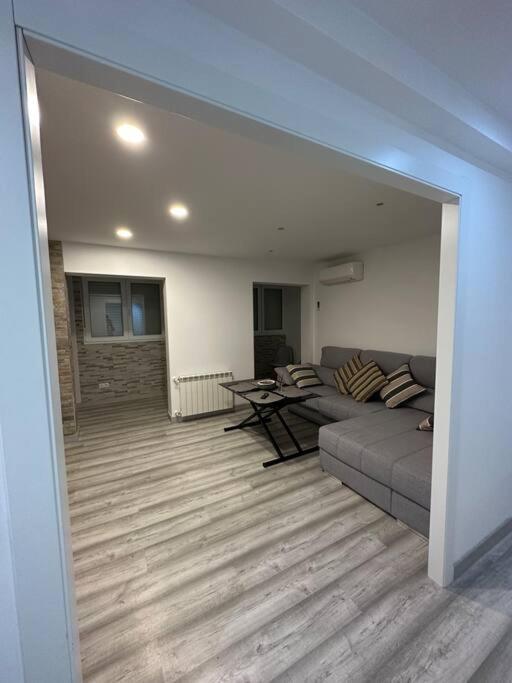 Cozy 1-Bedroom Apartment Madrid Exterior foto